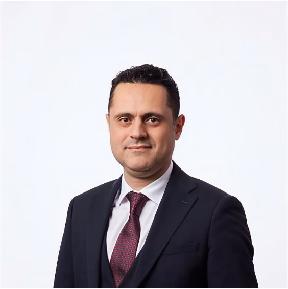 Bora İZMİRLİOĞLU